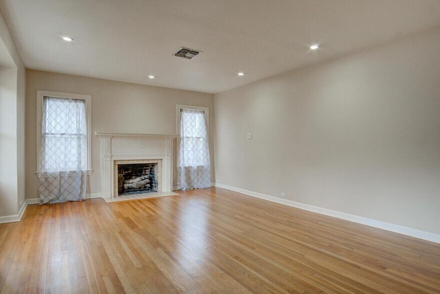 Building Photo - 426 Garraty