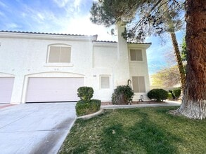 Building Photo - 3 bedroom, 2.5 bathroom home located in Henderson, NV!