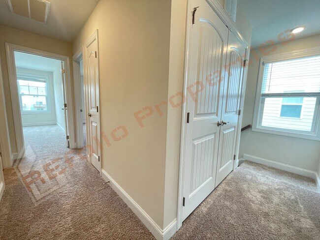 Building Photo - 6911 Outfall Point Ln