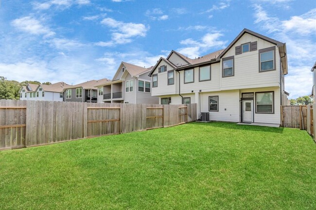 Building Photo - 9423 Starlight Oak Dr