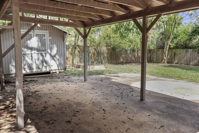 Building Photo - 3321 Charleston St