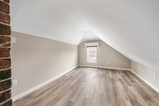 Building Photo - 741 Sullivant Ave