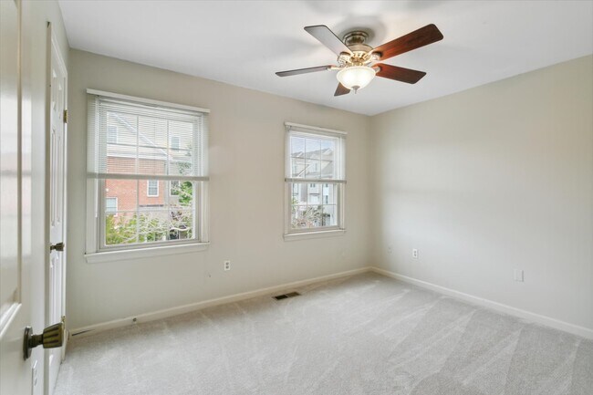 Building Photo - 17 Miles Cary Mews