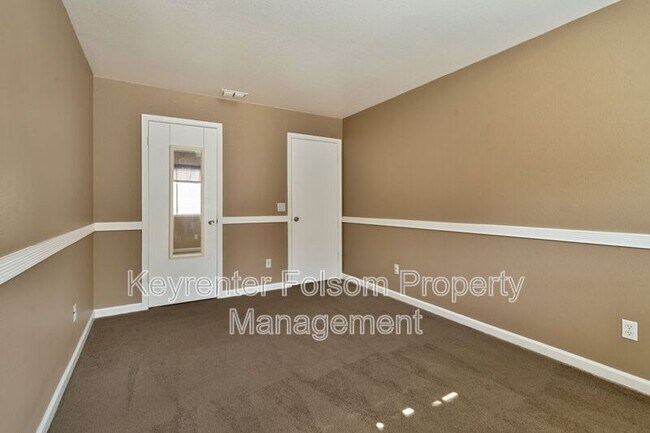Building Photo - 617 Vernon Oaks Dr