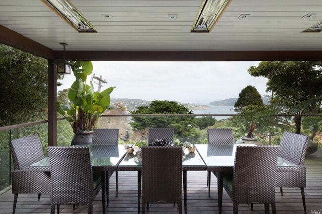 Building Photo - 7 Miller Ave