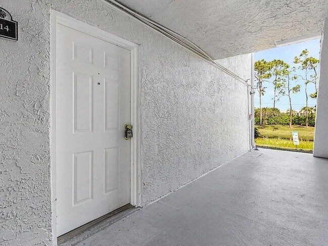 Building Photo - 13545 Eagle Ridge Dr