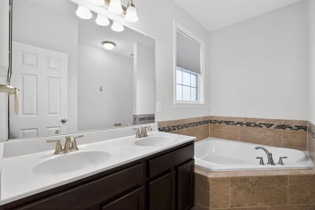 Building Photo - 3256 Truffle Glen Pl