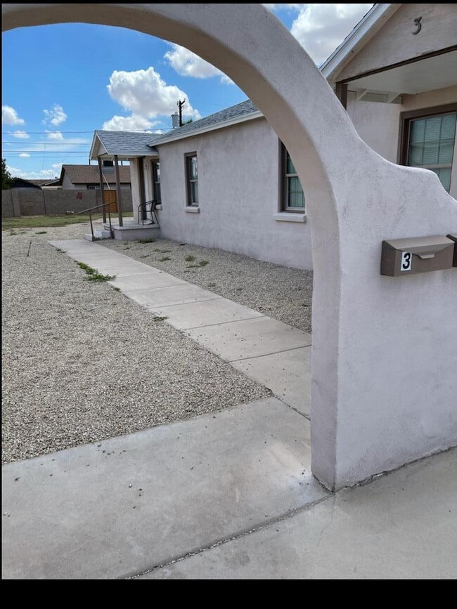 Building Photo - 143 W Pima Ave