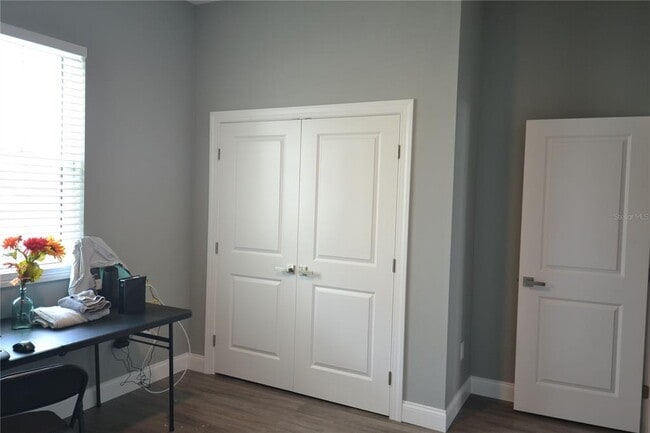 Building Photo - 281 Diogenes St