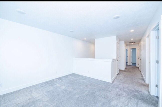 Building Photo - 46 W 460 N