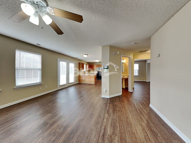 Building Photo - 10741 Glenluce Avenue