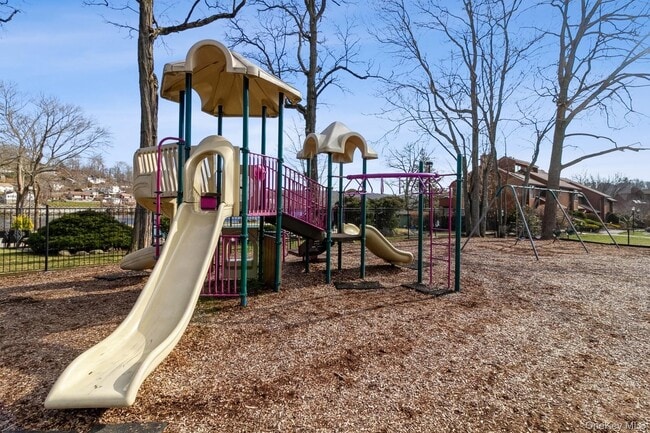 Building Photo - 422 Panorama Dr