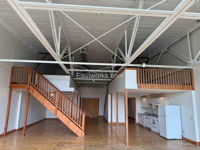 Building Photo - Eastworks: Light-filled studio with views ...
