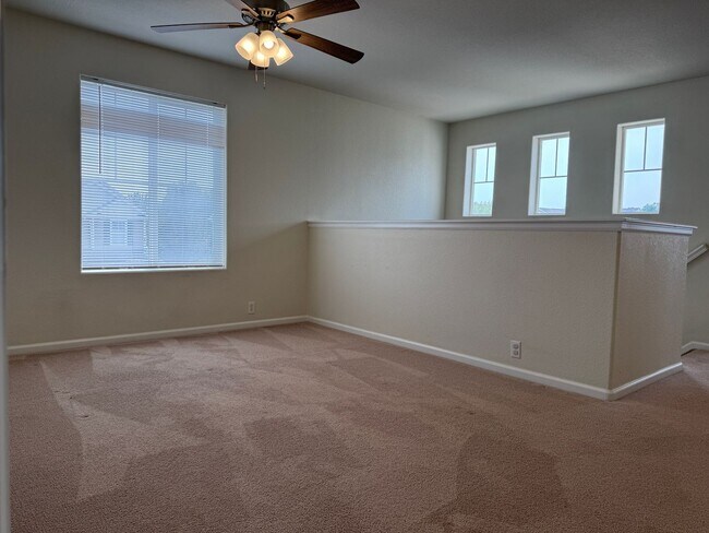 Building Photo - 7681 Sandy Springs Point