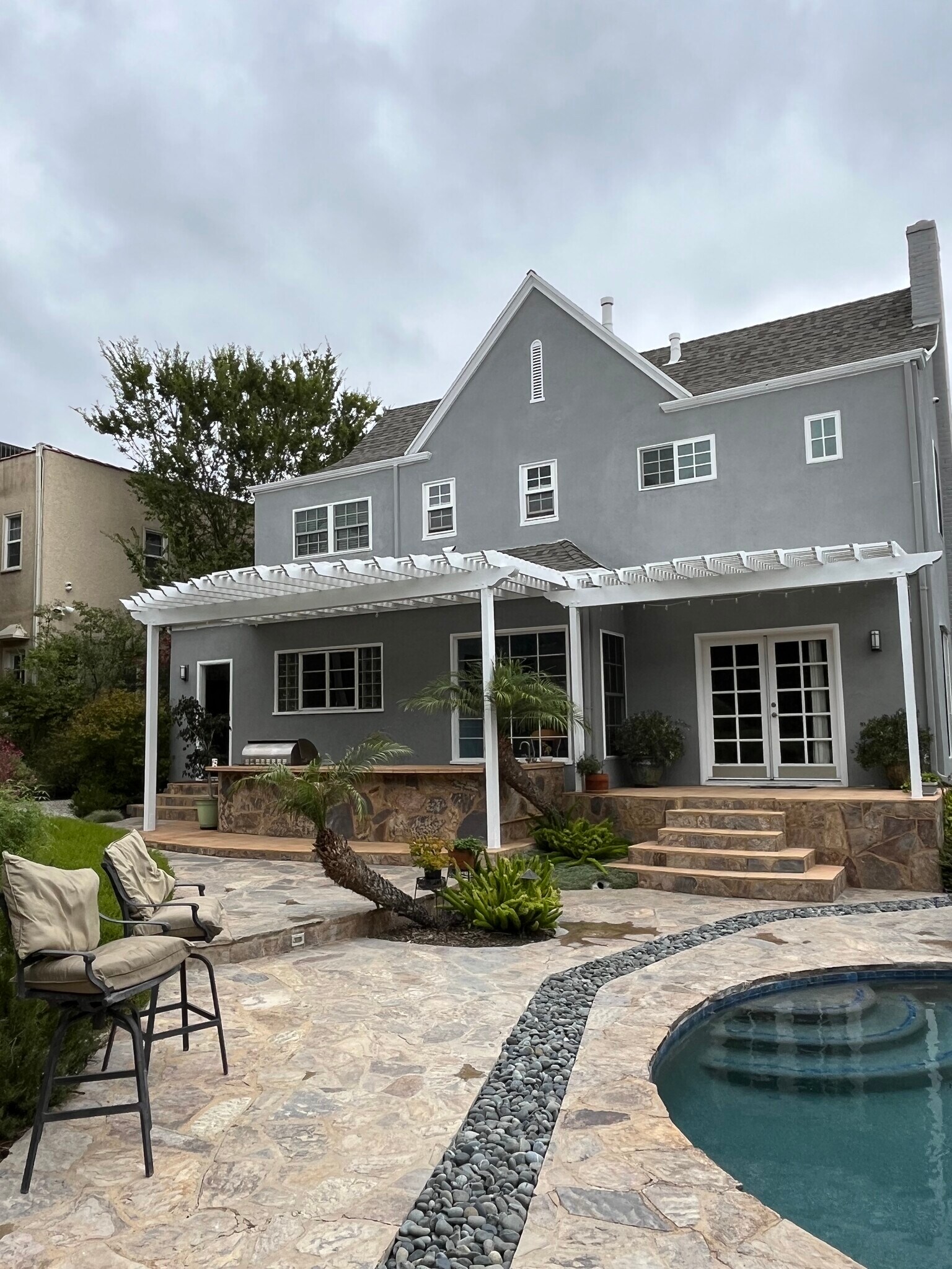 Exterior rear - 737 S Tremaine Ave