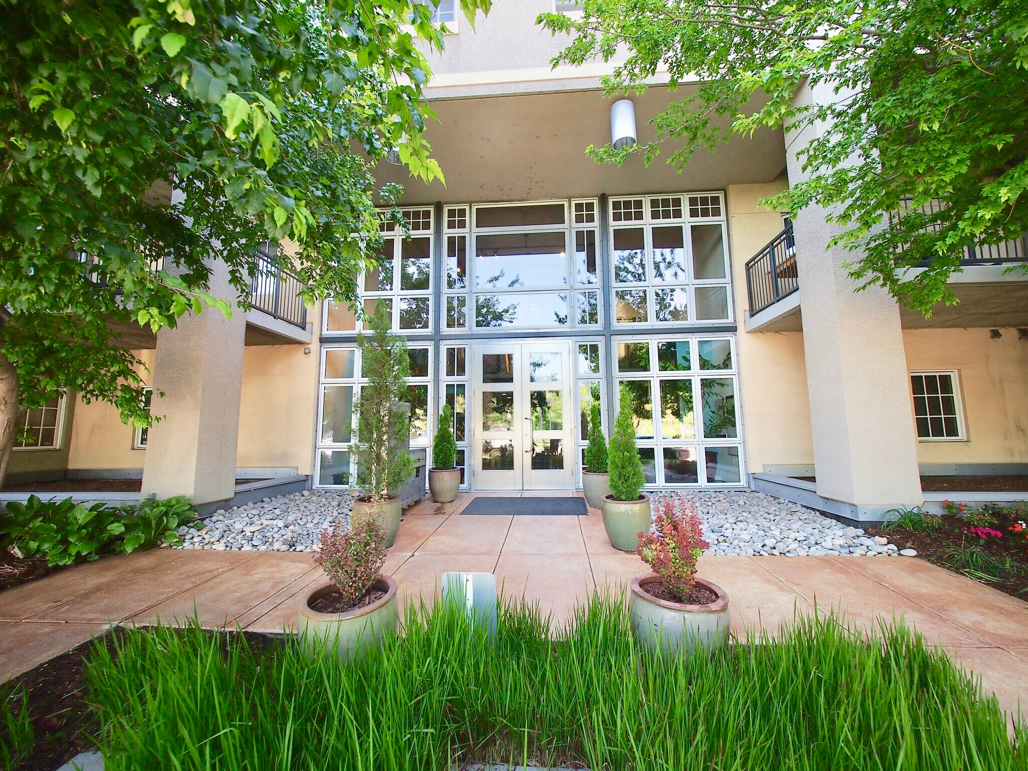 Building Photo - 275 S Harrison St