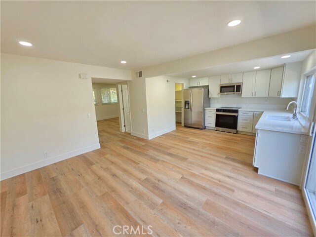 Building Photo - 4331 Larwin Ave