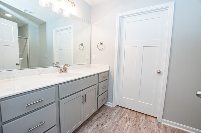 Building Photo - 500 Eagle Pointe Dr
