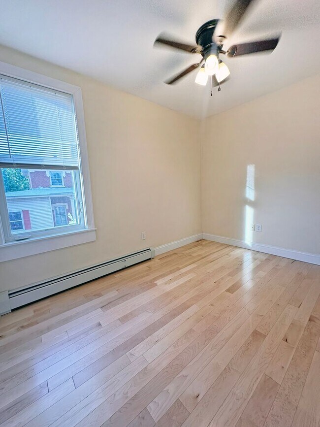 Building Photo - 207 S Union St