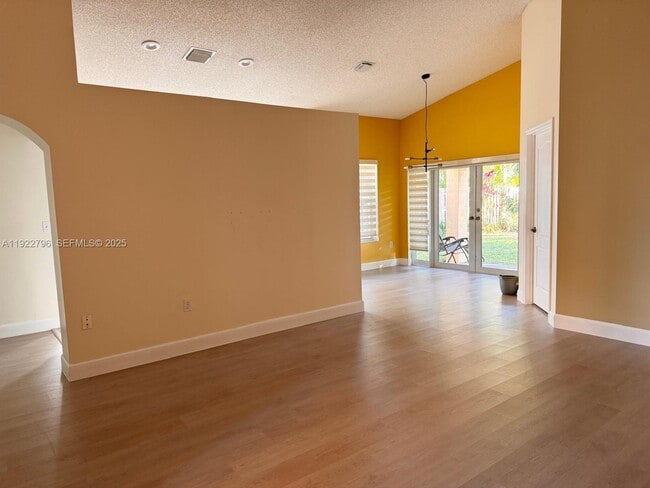 Building Photo - 15430 SW 143rd Terrace