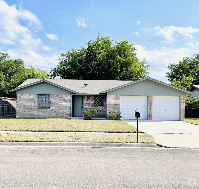 Building Photo - 1506 McCarthy Ave