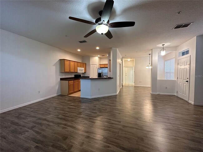 Building Photo - 6624 S Goldenrod Rd
