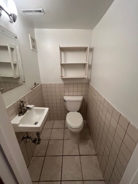 Building Photo - 27030 Berkshire Dr