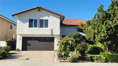 Building Photo - 14861 Sumac Ave