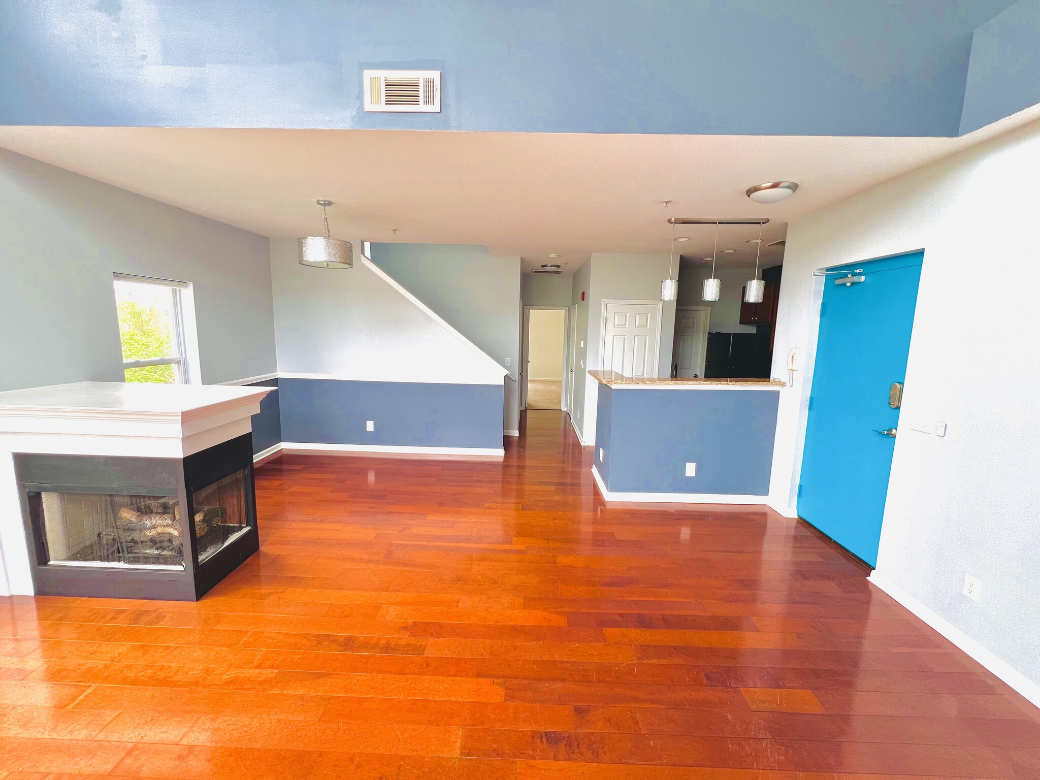Building Photo - 3965 Picasso Ct