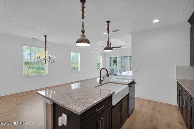 Building Photo - 299 Blue Hampton Dr