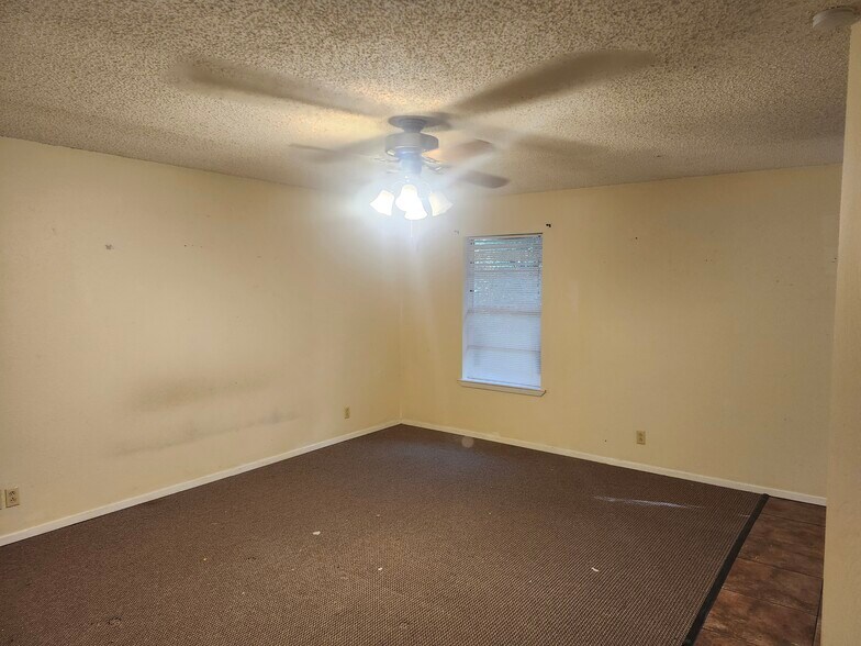 Building Photo - 4710 Edinburgh Dr