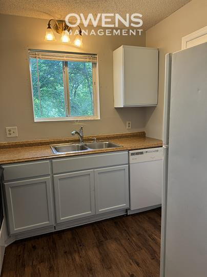 Building Photo - Duplex Available Immediately in North Hall