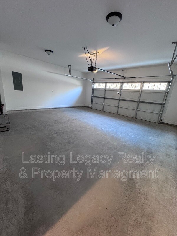 Building Photo - 2566 NC Hwy 801 S,