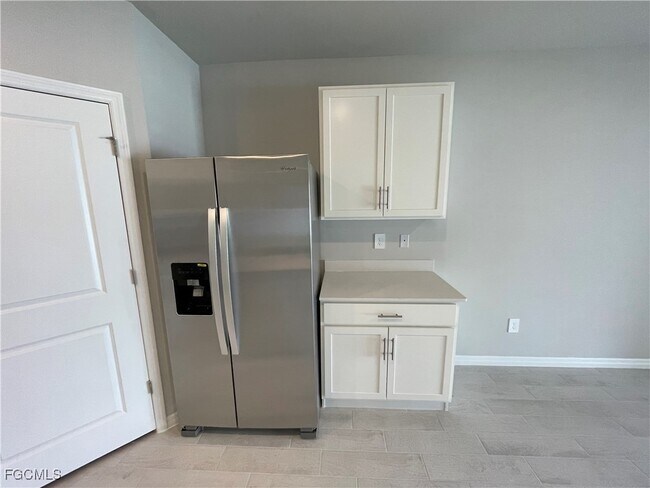Building Photo - 3720 SW 12th Pl