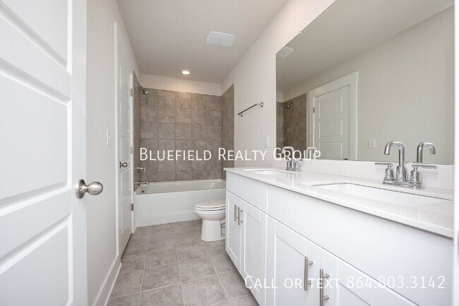 Building Photo - 69 Galley Ln