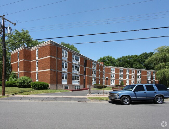 Eastbrook Tower Apartment - Eastbrook Towers & Stonebridge Apartments