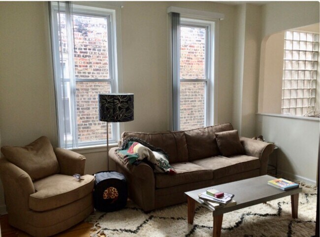 Building Photo - 2519 N Francisco Ave