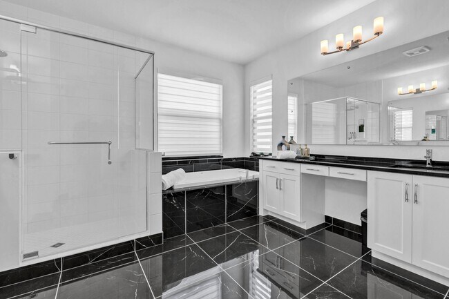 Building Photo - 8239 Oceanus Dr