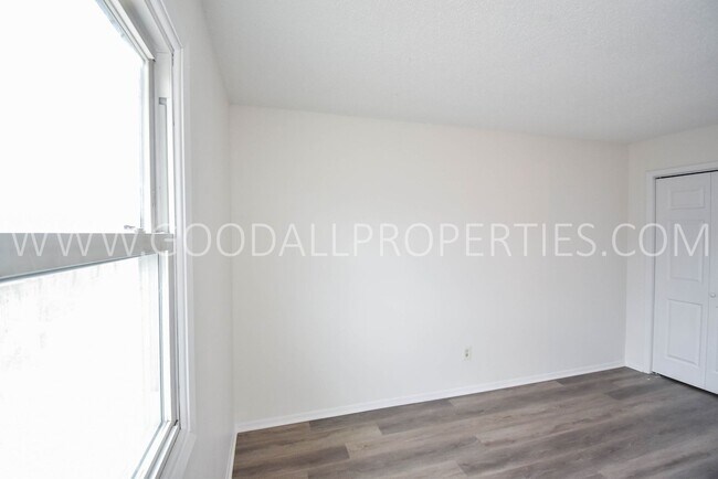 Building Photo - Get half off your first month’s rent when ...