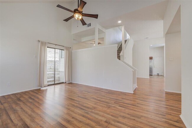 Building Photo - 10002 Talleyran Dr