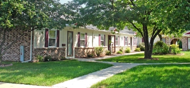 Building Photo - 6043 Lewis Ave
