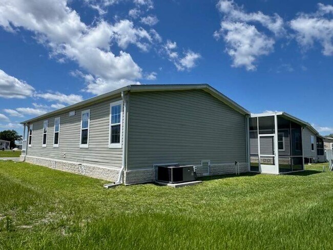 Building Photo - 3337 Walden Shores Blvd