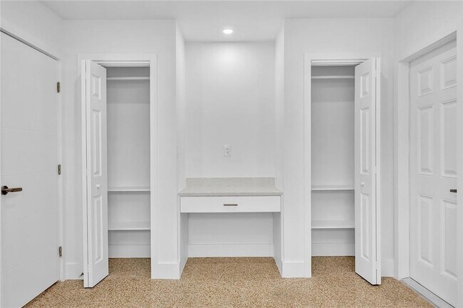 Building Photo - 5122 NE 19th Ave