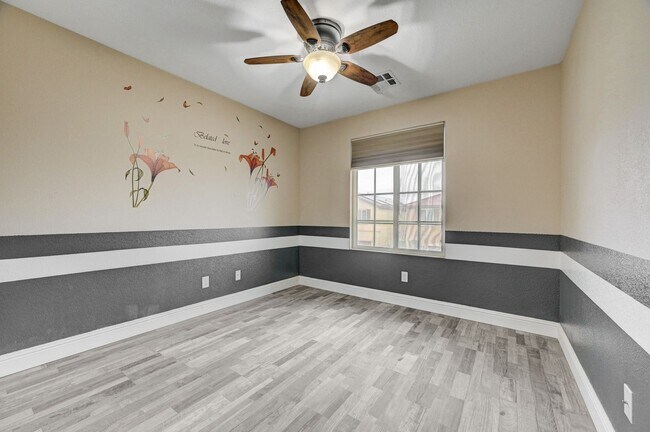 Building Photo - Beautiful 3BR Toscana Home