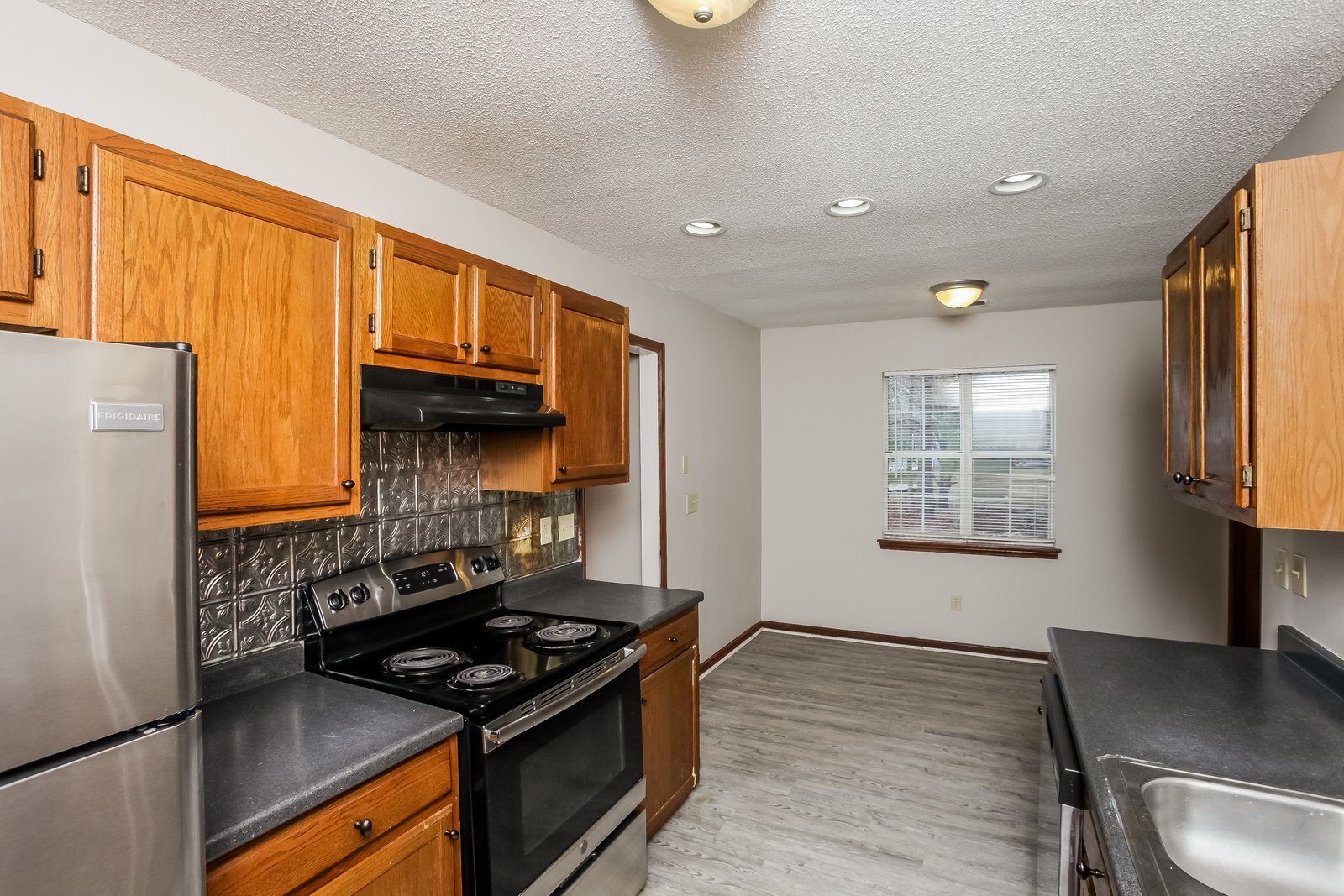 Building Photo - 128 Winslow Way