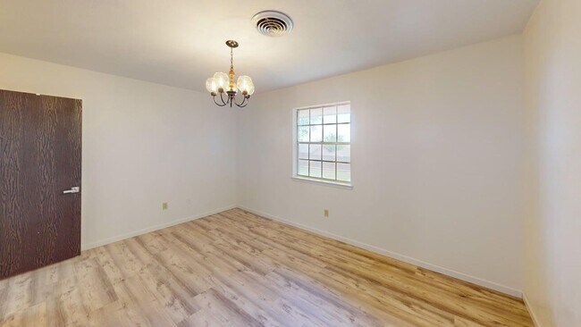 Building Photo - 403 Sunnyside Ave