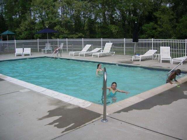 Building Photo - 102 Larson Dr