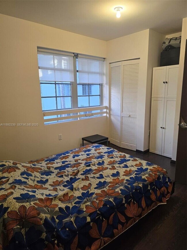 Building Photo - 435 21st St