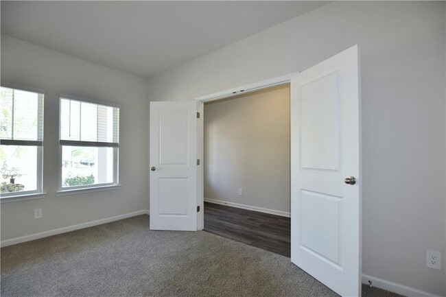 Building Photo - 118 Sequoia Ln