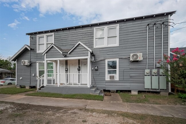 Building Photo - 1401 Collier St